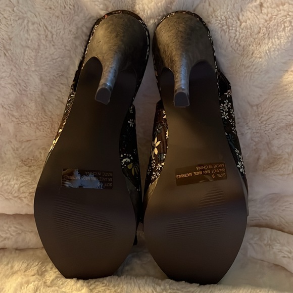 CHARLOTTE RUSSE brown cordoroy floral heels Size 9! NEW IN BOX! - Picture 6 of 9